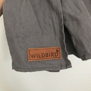 gray wildbird carrier
